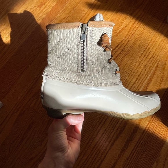 Sperry ‘Saltwater - Quilted’ Duck Boot Ivory/Oatmeal Canvas - size 6 - Picture 6 of 9